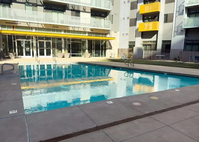 Centric 2br In Heart Of Dtphx Free Garage Parking Apartment
