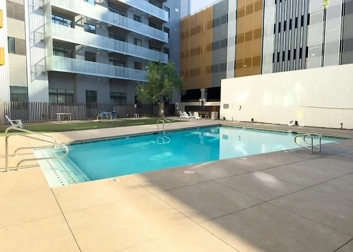 Apartment Centric 2br In Heart Of Dtphx Free Garage Parking *