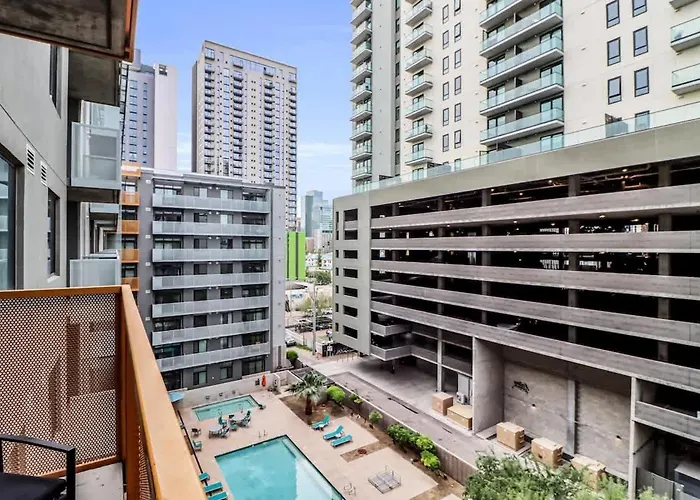 Apartment Centric 2br In Heart Of Dtphx Free Garage Parking Phoenix