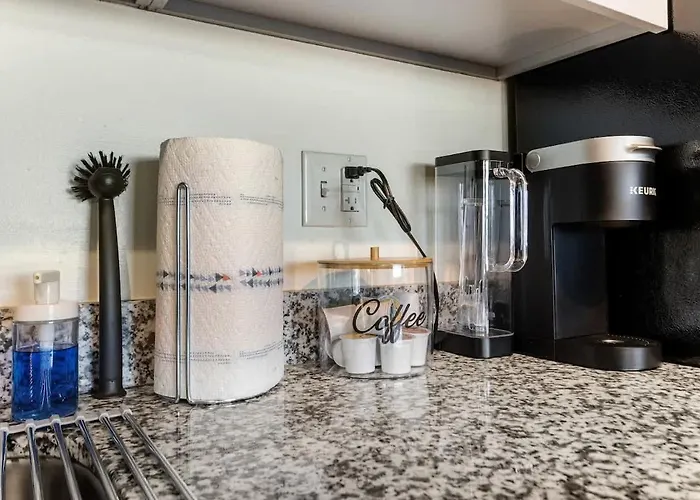 Centric 2br In Heart Of Dtphx Free Garage Parking *