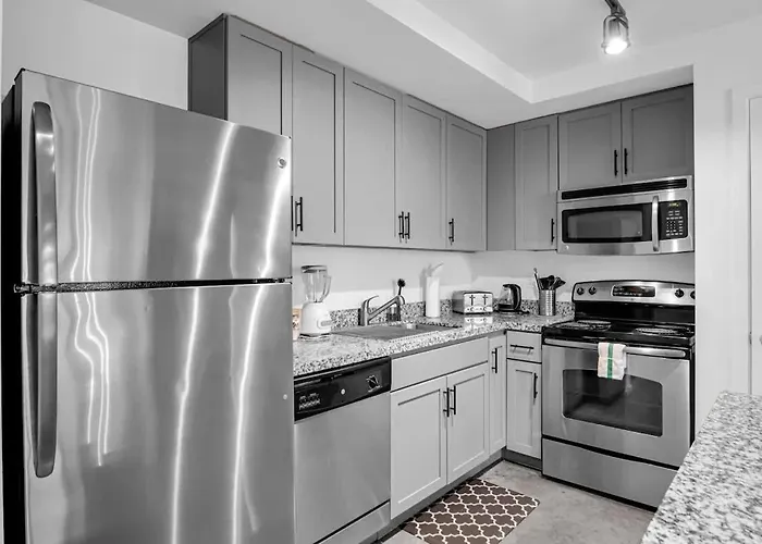 Apartment Centric 2br In Heart Of Dtphx Free Garage Parking
