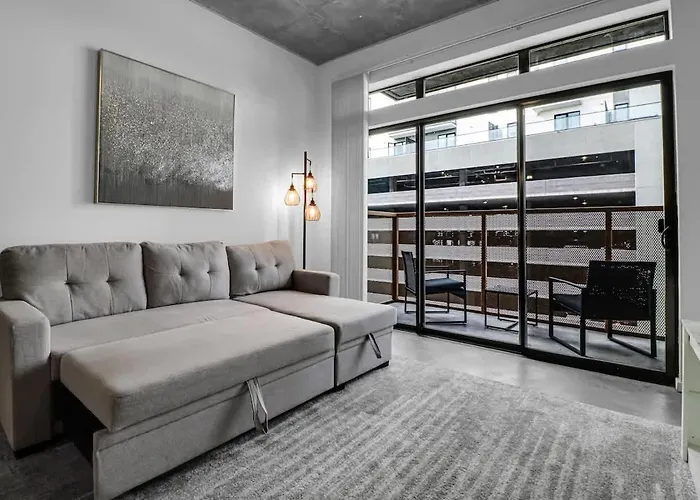 Apartment Centric 2br In Heart Of Dtphx Free Garage Parking