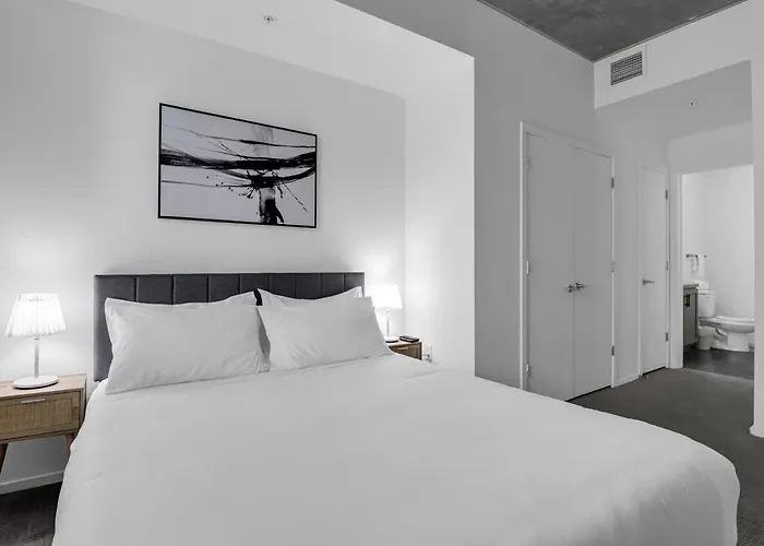 Apartment Centric 2br In Heart Of Dtphx Free Garage Parking