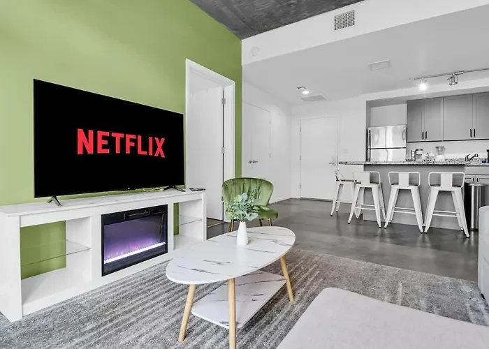 Apartment Centric 2br In Heart Of Dtphx Free Garage Parking *
